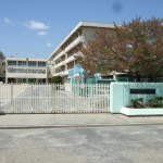 芳泉小学校