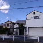 南側6m西側6m市道の角地に面する